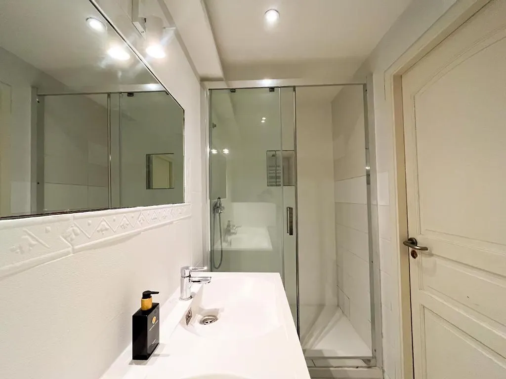 Suite Elton'S Villeurbanne Apartment