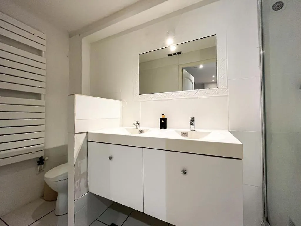 Suite Elton'S Villeurbanne Apartment